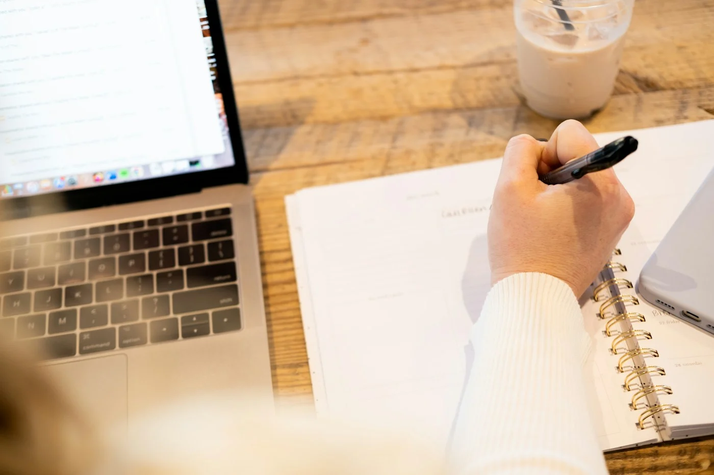 Illustrative workspace for planning e-commerce projects